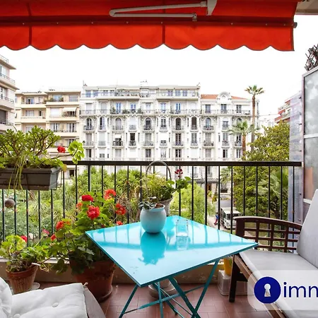 Air-Conditioned Studio 5 Minutes From The Beach And Shops 尼斯